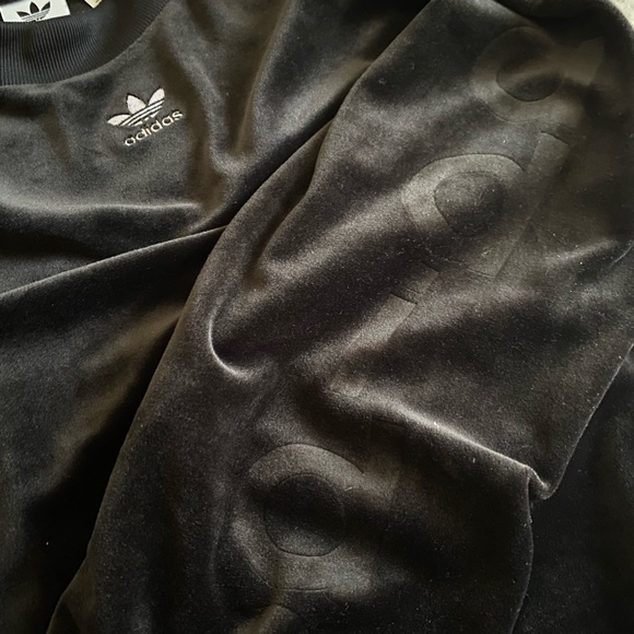 ASOS adidas black velvet crew neck - Picture 7 of 7